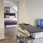 Cozy Little Penthouse Free Parking, Self Check In アパート *