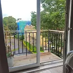 アパート Cozy Little Penthouse Free Parking, Self Check In タリン