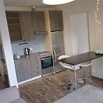 Lägenhet Cozy Little Penthouse Free Parking, Self Check In Tallinn