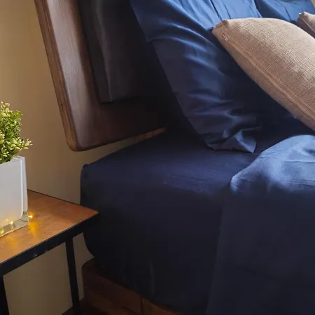 Apartamento Cozy Little Penthouse Free Parking, Self Check In *