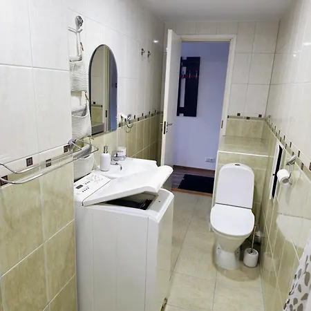 Cozy Little Penthouse Free Parking, Self Check In * Reval