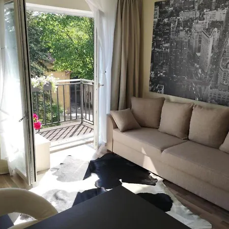 Cozy Little Penthouse Free Parking, Self Check In Lägenhet Tallinn