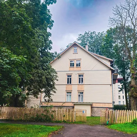 Cozy Little Penthouse Free Parking, Self Check In Apartamento Talin