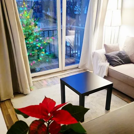 Cozy Little Penthouse Free Parking, Self Check In Lägenhet