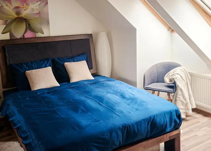 Cozy Little Penthouse Free Parking, Self Check In 탈린