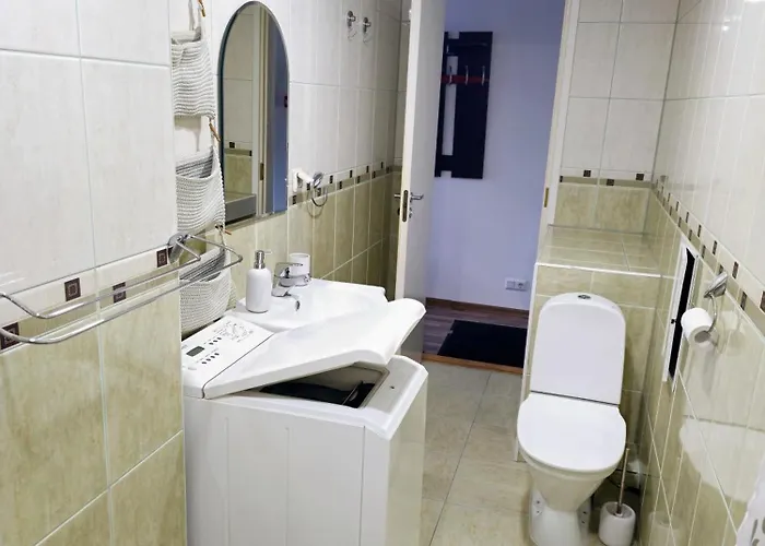 Cozy Little Penthouse Free Parking, Self Check In * 탈린