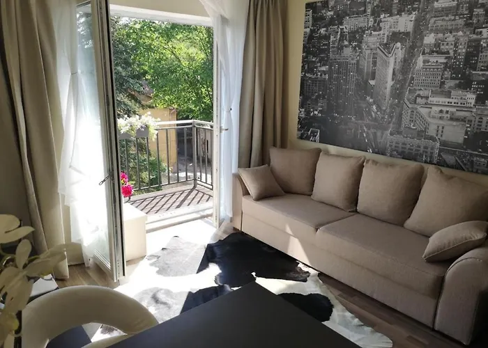 Cozy Little Penthouse Free Parking, Self Check In Lägenhet Tallinn