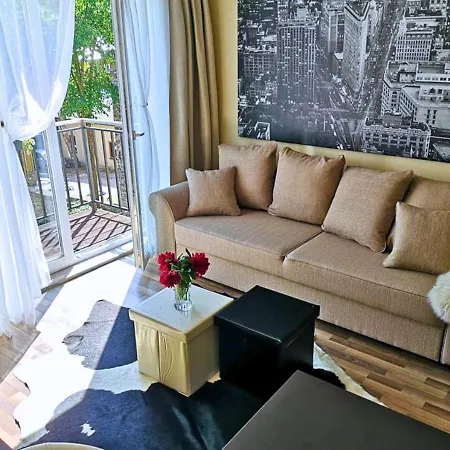 Apartman Cozy Little Penthouse Free Parking, Self Check In *